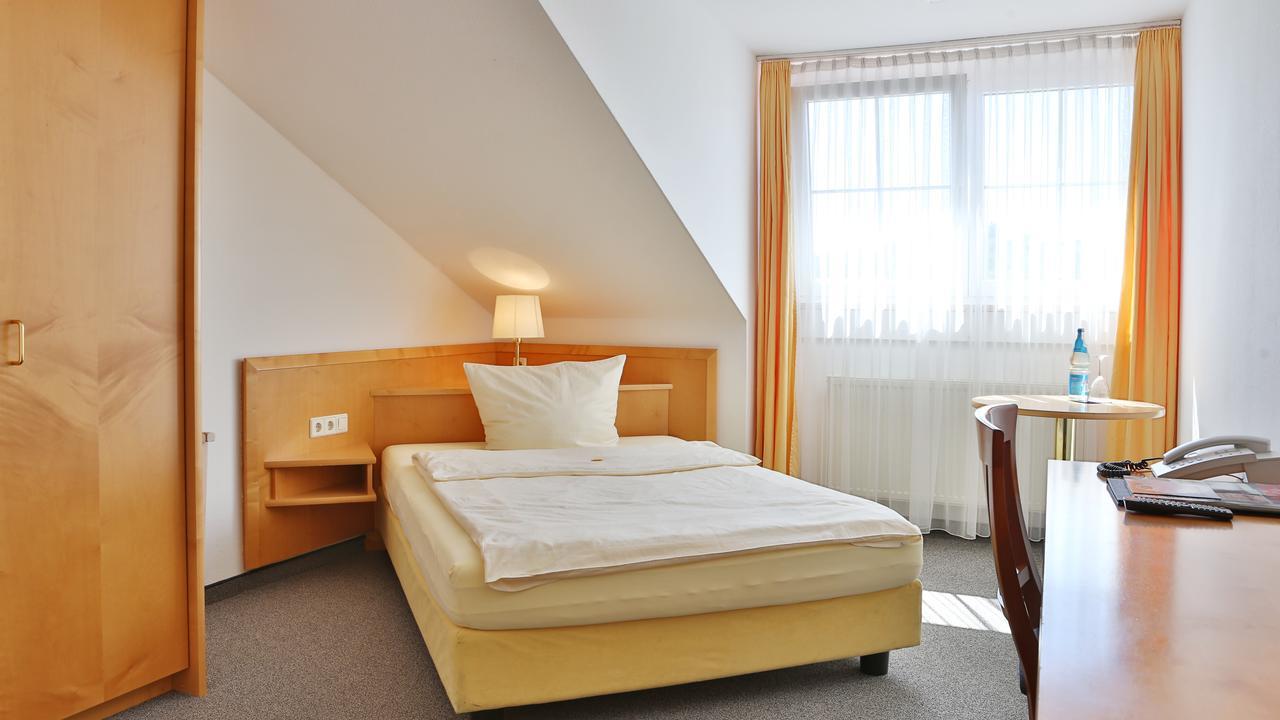 Hotel Alznauer Hof Gomaringen Eksteriør bilde